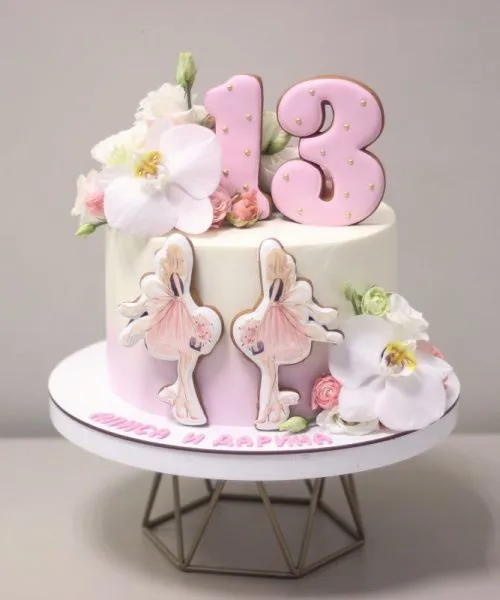 Торт Девушка С Цветами 2920