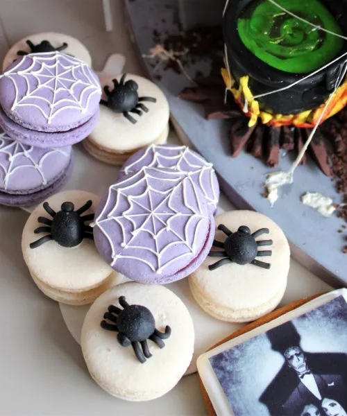 Макаронс Венсдей 2800